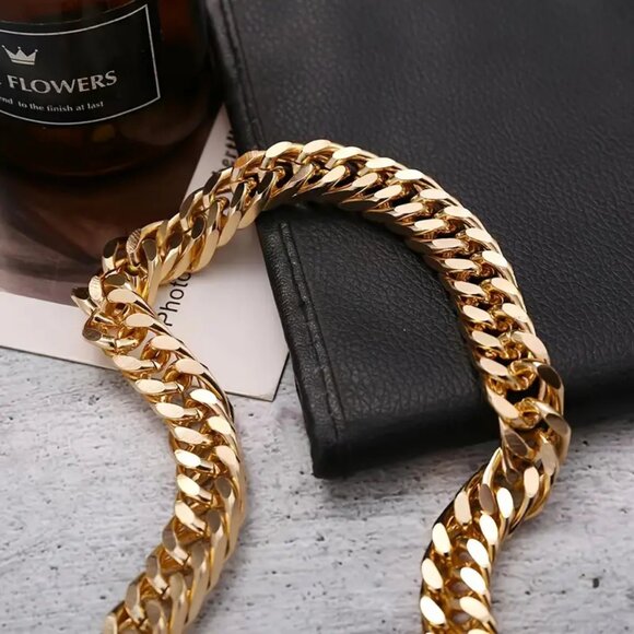 Chunky Gold Tone Cuban Link Chain - Picture 6 of 7